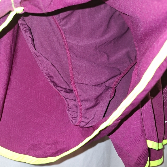 Old Navy Purple and Yellow Athletic Shorts Lightweight Elastic Waist - Picture 4 of 5